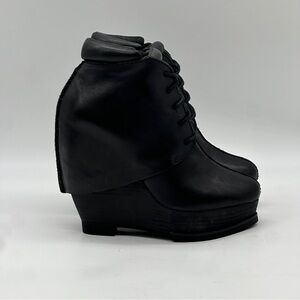 Leon Max Axis Grunge Ankle Boots. Size 7